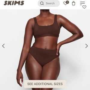 NWT Skims Bikini Top